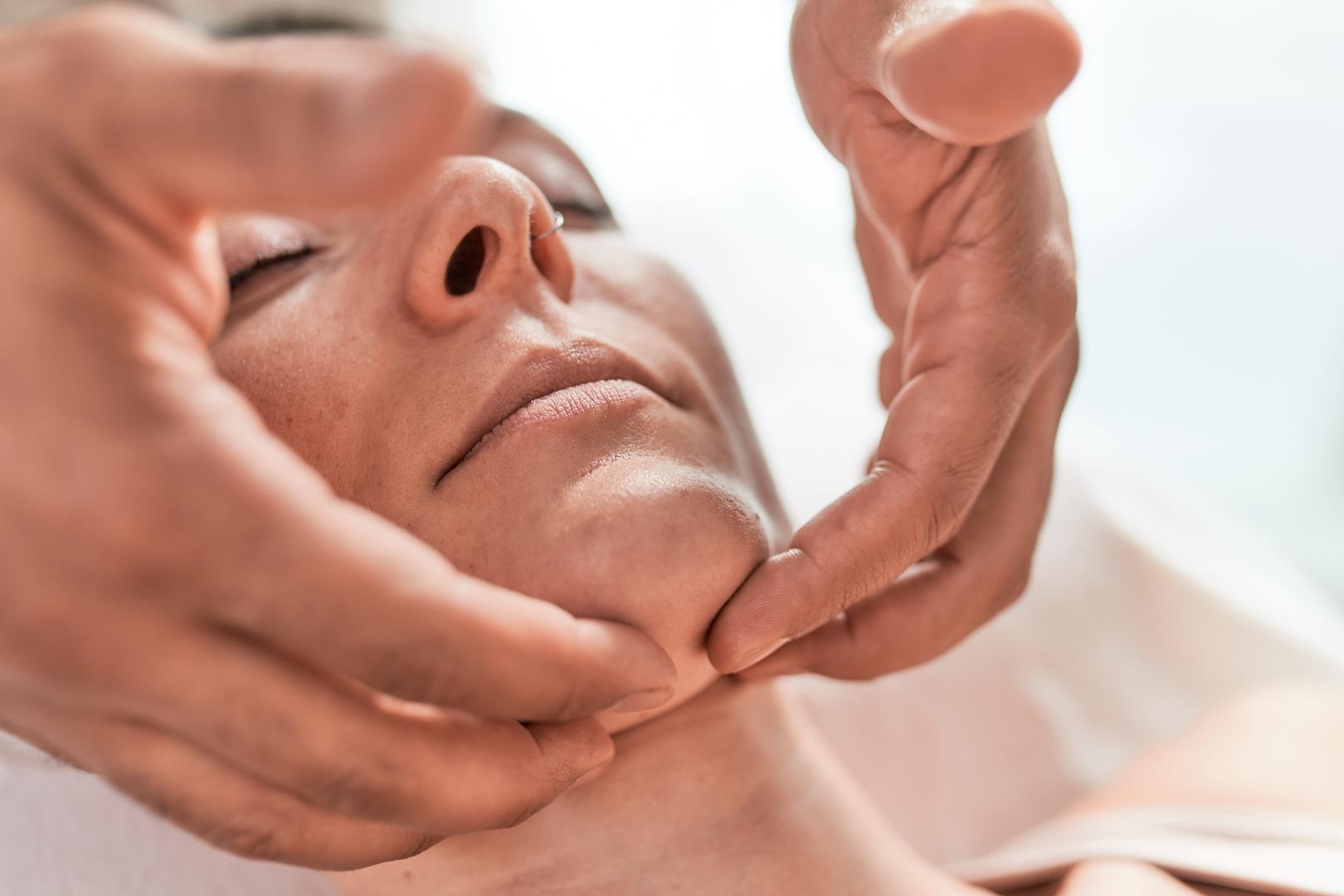 Lymphdrainage im Gesicht 